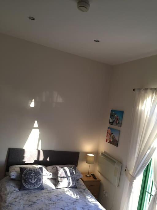 Converted Chapel Filey Floor To Ceiling Arch Window Exteriör bild