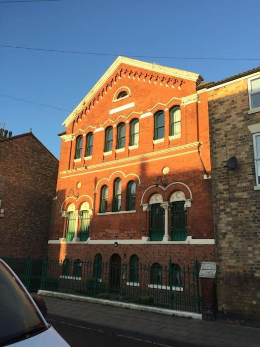 Converted Chapel Filey Floor To Ceiling Arch Window Exteriör bild