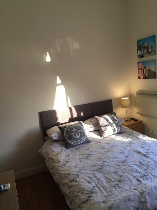 Converted Chapel Filey Floor To Ceiling Arch Window Exteriör bild
